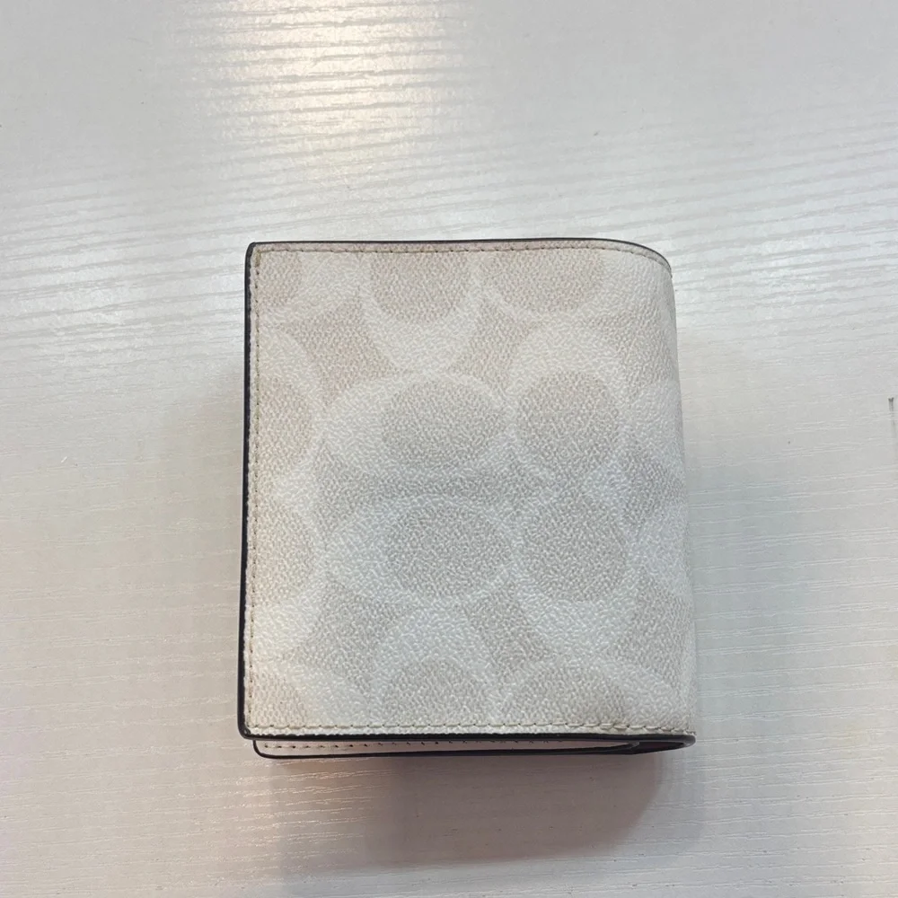 Coach Cream and Gold Women's Wallet - Picture 4 of 5